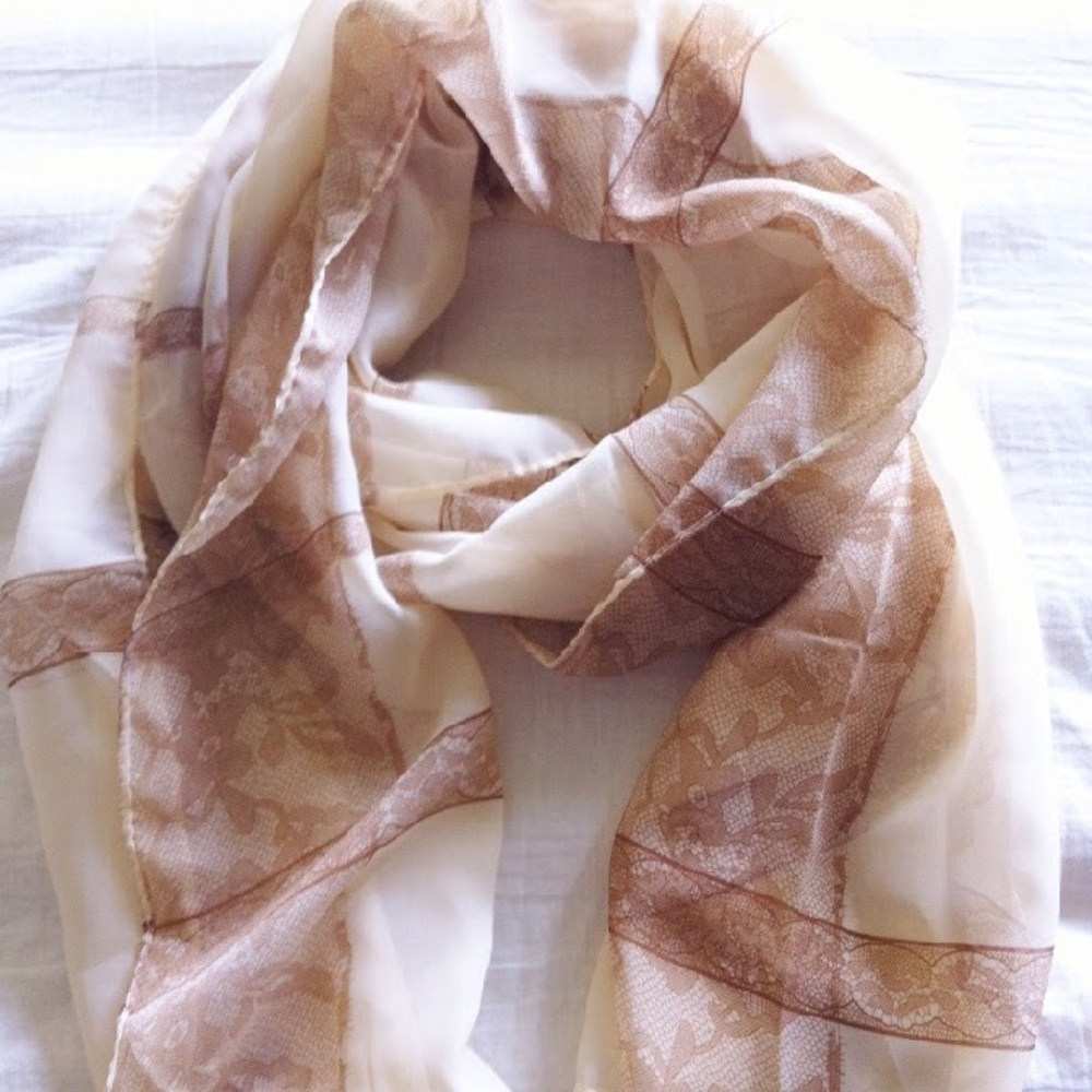 Lace print scarf